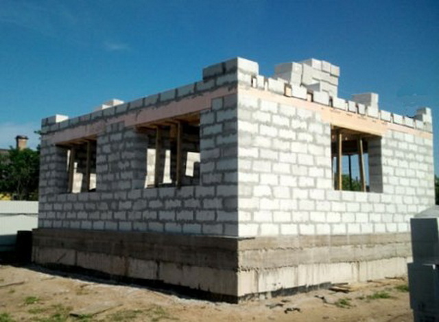 Сколько кубов пеноблоков нужно для строительства дома 10 на 10 метров 2