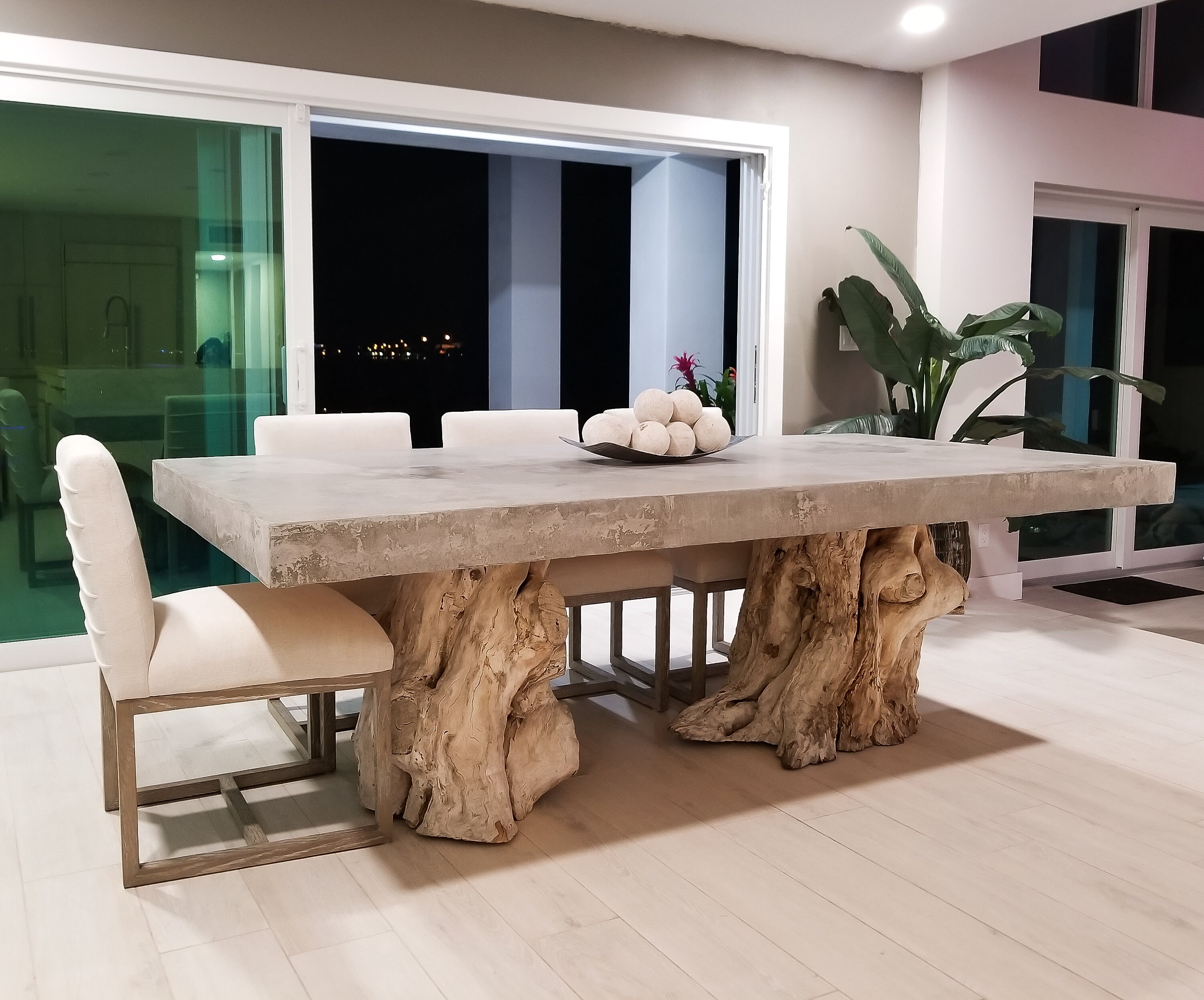 Дизайнерские столы из дерева