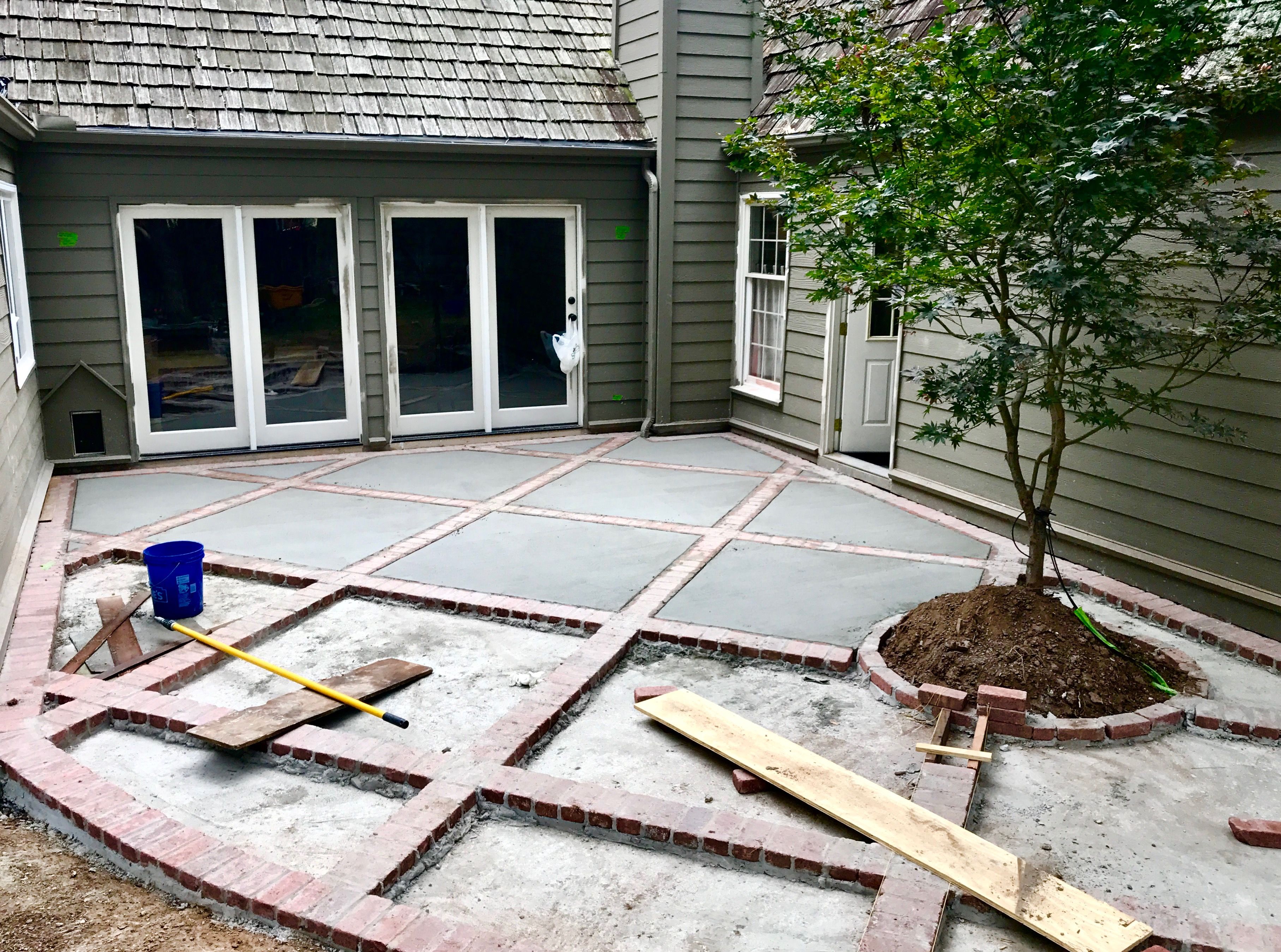 Заливка бетоном двора: Бетонирование двора частного дома своими руками