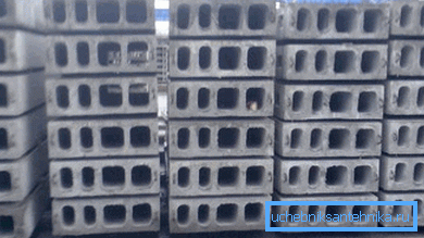 Вентиляционные железобетонные блоки на складе